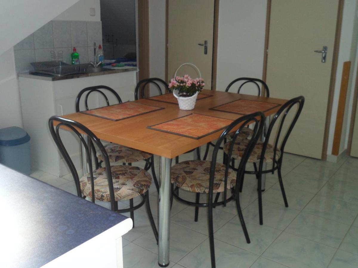 Отель Makai Apartman Хайдусобосло Экстерьер фото