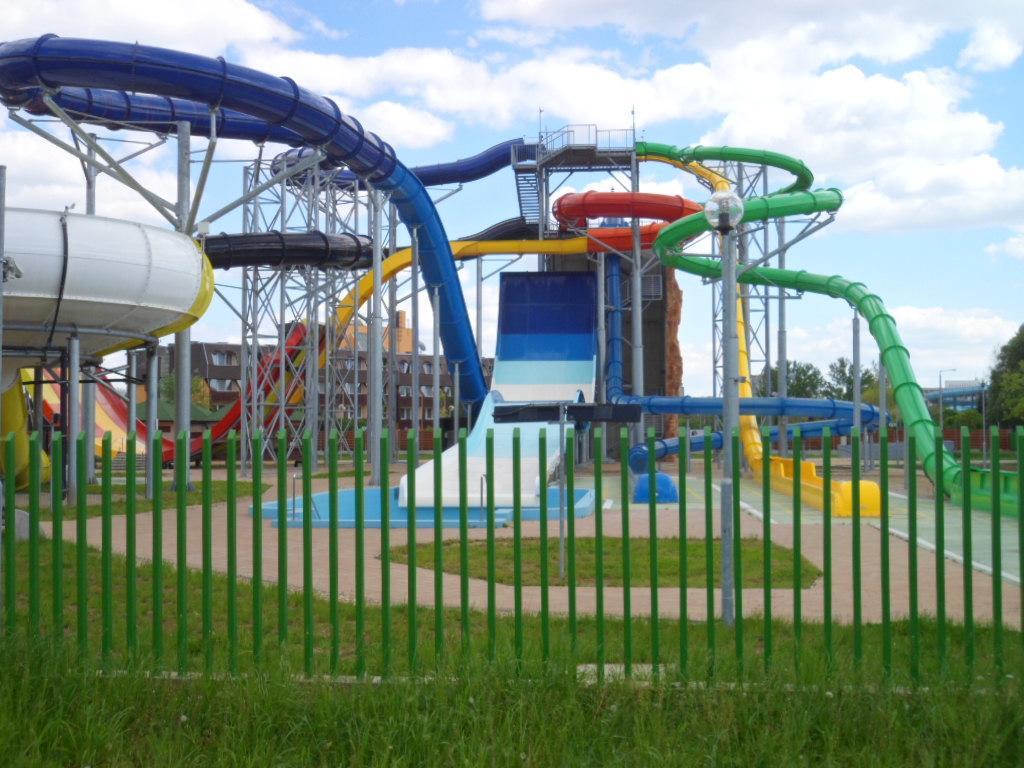 Отель Makai Apartman Хайдусобосло Экстерьер фото